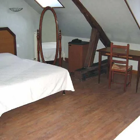 Logis - & Restaurant Saint Nicolas מלון