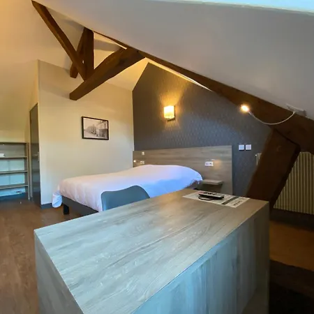 Logis - & Restaurant Saint Nicolas שומון-אן-וקסה