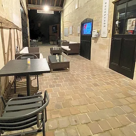 Logis - & Restaurant Saint Nicolas 2* שומון-אן-וקסה
