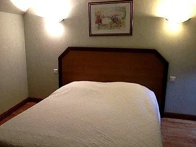 Logis - & Restaurant Saint Nicolas מלון