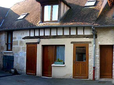 Logis - & Restaurant Saint Nicolas מלון שומון-אן-וקסה