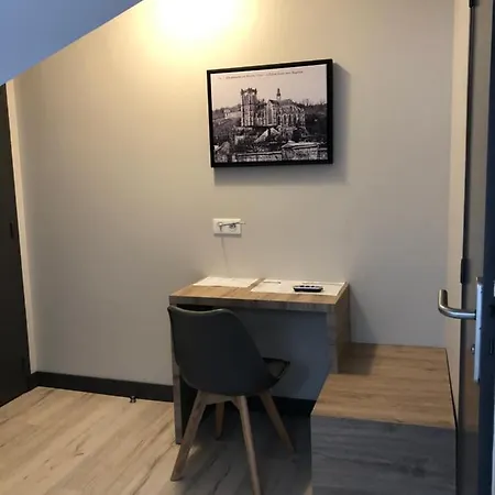 Logis - & Restaurant Saint Nicolas 2* שומון-אן-וקסה