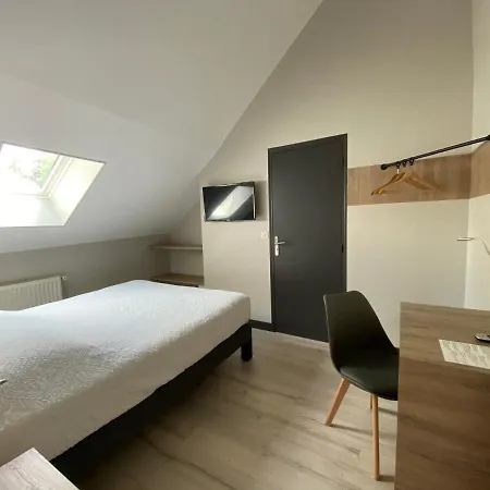 Logis - & Restaurant Saint Nicolas 2* שומון-אן-וקסה